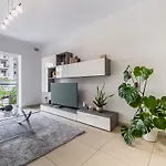 Large 3-bedroom Oasis In Quiet Area With Garden アパート *