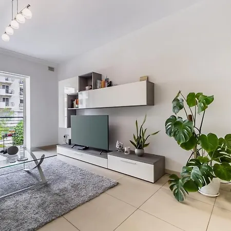 Large 3-bedroom Oasis In Quiet Area With Garden Apartament *