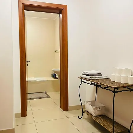 Large 3-bedroom Oasis In Quiet Area With Garden *