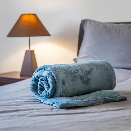 아파트 Large 3-bedroom Oasis In Quiet Area With Garden