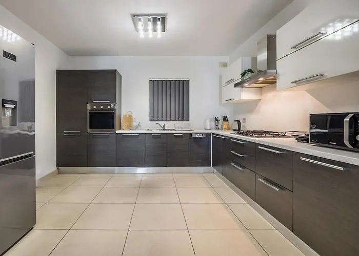 Appartement Large 3-bedroom Oasis In Quiet Area With Garden Gzira